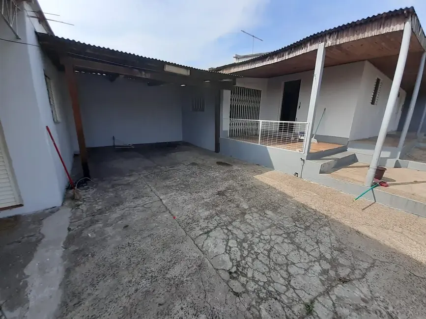 Foto 1 de Casa com 3 quartos à venda, 100m2 em Prado, Alegrete - RS