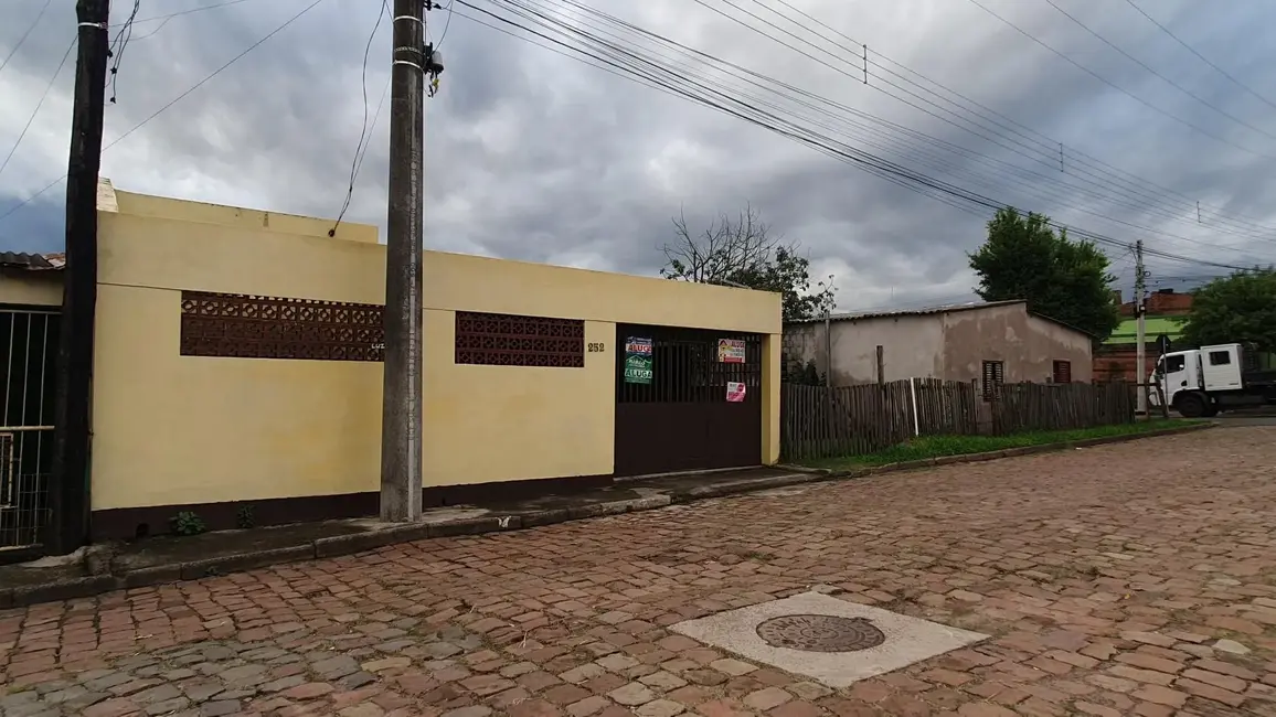 Casa com 3 quartos à venda, 80m2 em Promorar, Alegrete - RS - imagem 1 Foto 1 de Casa com 3 quartos à venda, 80m2 em Promorar, Alegrete - RS