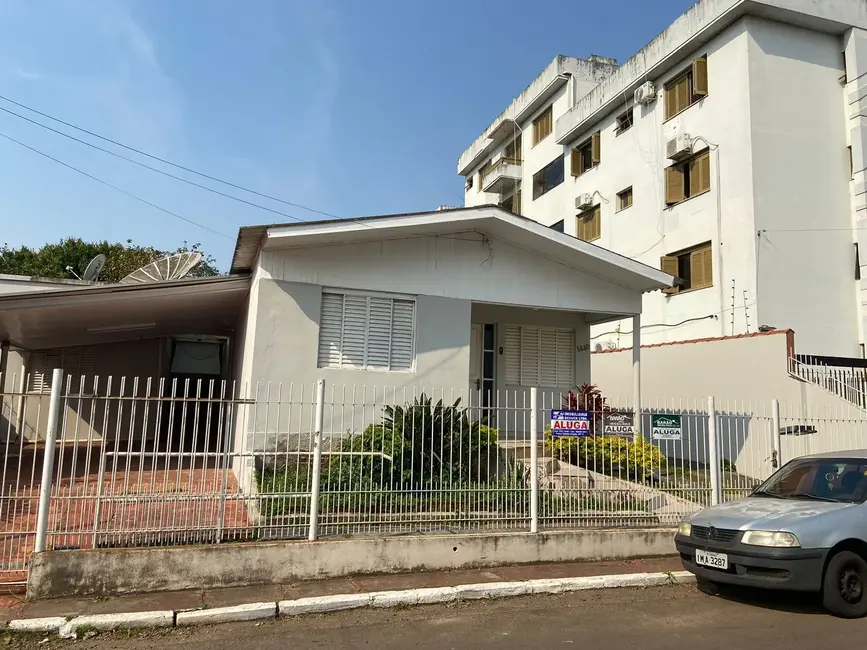 Foto 1 de Casa com 2 quartos à venda, 90m2 em Centro, Alegrete - RS
