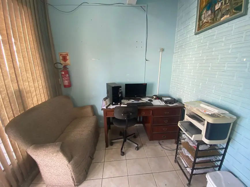 Sala Comercial com 2 quartos para alugar, 45m2 em Centro, Alegrete - RS - imagem 3 Foto 3 de Sala Comercial com 2 quartos para alugar, 45m2 em Centro, Alegrete - RS