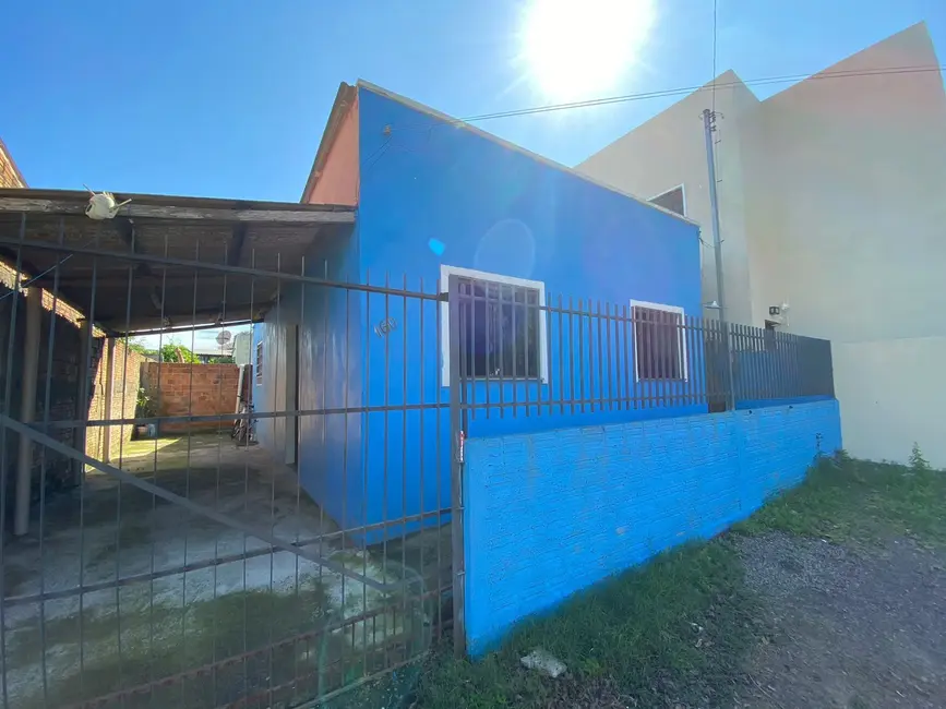 Foto 1 de Casa com 2 quartos à venda, 90m2 em Alegrete - RS