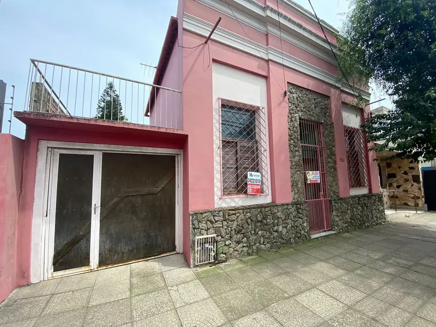 Foto 1 de Casa com 2 quartos à venda, 150m2 em Centro, Alegrete - RS