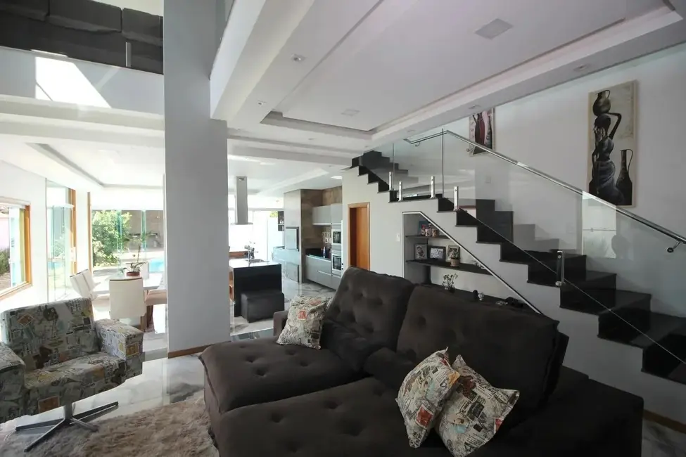 Foto 2 de Casa com 4 quartos à venda, 300m2 em Cidade Alta, Alegrete - RS
