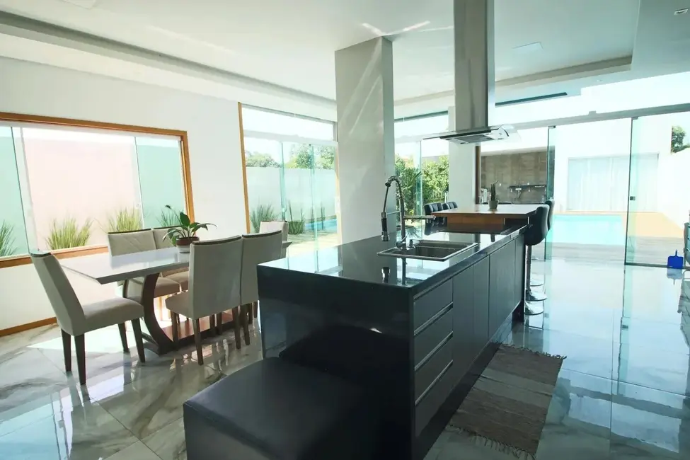 Foto 6 de Casa com 4 quartos à venda, 300m2 em Cidade Alta, Alegrete - RS