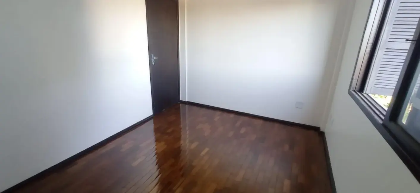 Apartamento com 2 quartos à venda, 90m2 em Centro, Alegrete - RS - imagem 3 Foto 3 de Apartamento com 2 quartos à venda, 90m2 em Centro, Alegrete - RS
