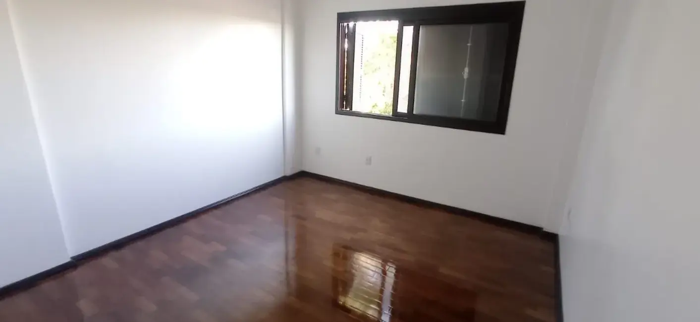 Apartamento com 2 quartos à venda, 90m2 em Centro, Alegrete - RS - imagem 6 Foto 6 de Apartamento com 2 quartos à venda, 90m2 em Centro, Alegrete - RS
