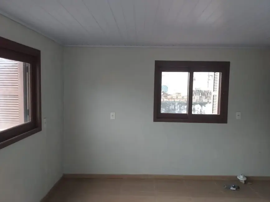 Foto 2 de Casa com 2 quartos à venda, 65m2 em Centro, Alegrete - RS