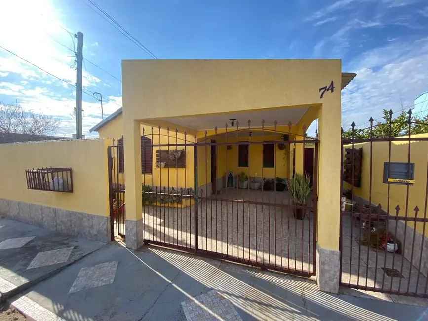 Casa com 3 quartos à venda, 60m2 em Vila Nova, Alegrete - RS - imagem 1 Foto 1 de Casa com 3 quartos à venda, 60m2 em Vila Nova, Alegrete - RS