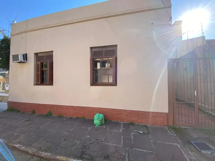 Foto 1 de Casa com 3 quartos à venda, 65m2 em Centro, Alegrete - RS
