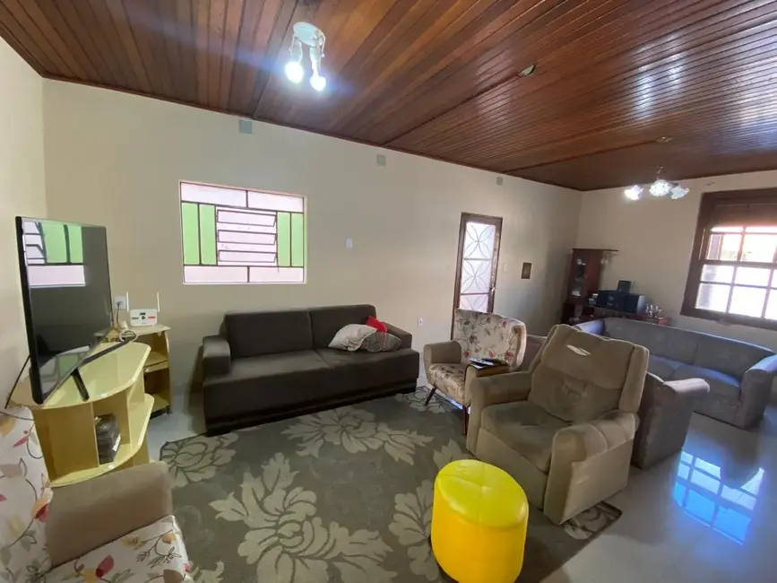 Foto 3 de Casa com 3 quartos à venda, 65m2 em Centro, Alegrete - RS