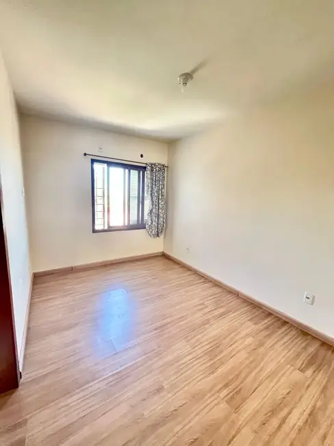 Apartamento com 3 quartos à venda, 200m2 em Centro, Alegrete - RS - imagem 4 Foto 4 de Apartamento com 3 quartos à venda, 200m2 em Centro, Alegrete - RS