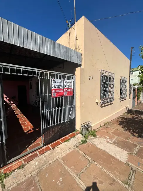 Casa com 3 quartos à venda, 110m2 em Centro, Alegrete - RS - imagem 1 Foto 1 de Casa com 3 quartos à venda, 110m2 em Centro, Alegrete - RS