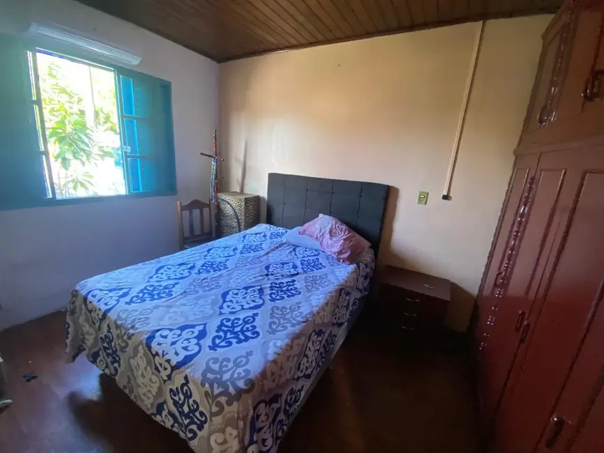 Casa com 2 quartos à venda, 55m2 em Dr. Romário A de Oliveira, Alegrete - RS - imagem 6 Foto 6 de Casa com 2 quartos à venda, 55m2 em Dr. Romário A de Oliveira, Alegrete - RS