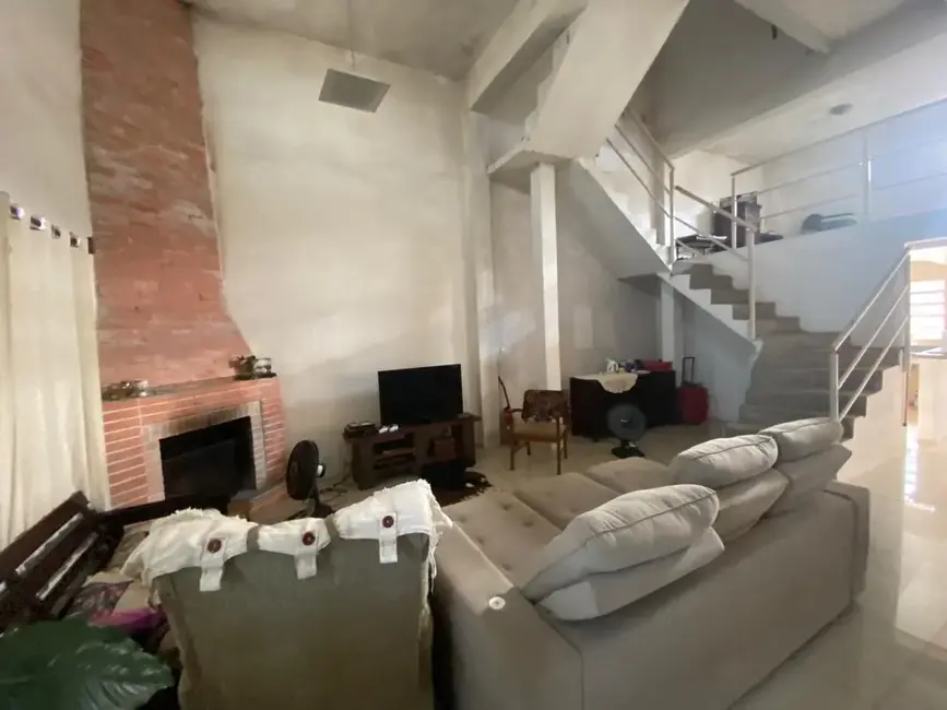 Casa com 3 quartos à venda, 250m2 em Centro, Alegrete - RS - imagem 3 Foto 3 de Casa com 3 quartos à venda, 250m2 em Centro, Alegrete - RS