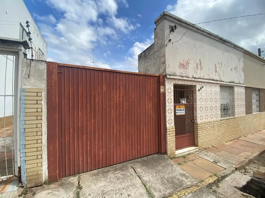 Foto 1 de Casa com 2 quartos à venda, 90m2 em Centro, Alegrete - RS