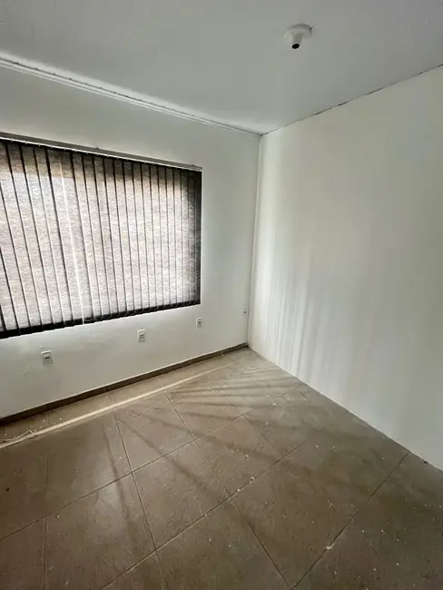 Foto 7 de Sala Comercial com 3 quartos para alugar, 350m2 em Santos Dumont, Alegrete - RS