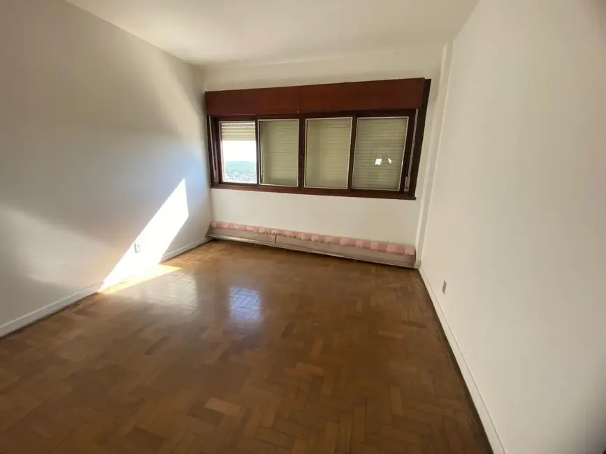 Foto 3 de Apartamento com 4 quartos à venda, 120m2 em Centro, Alegrete - RS