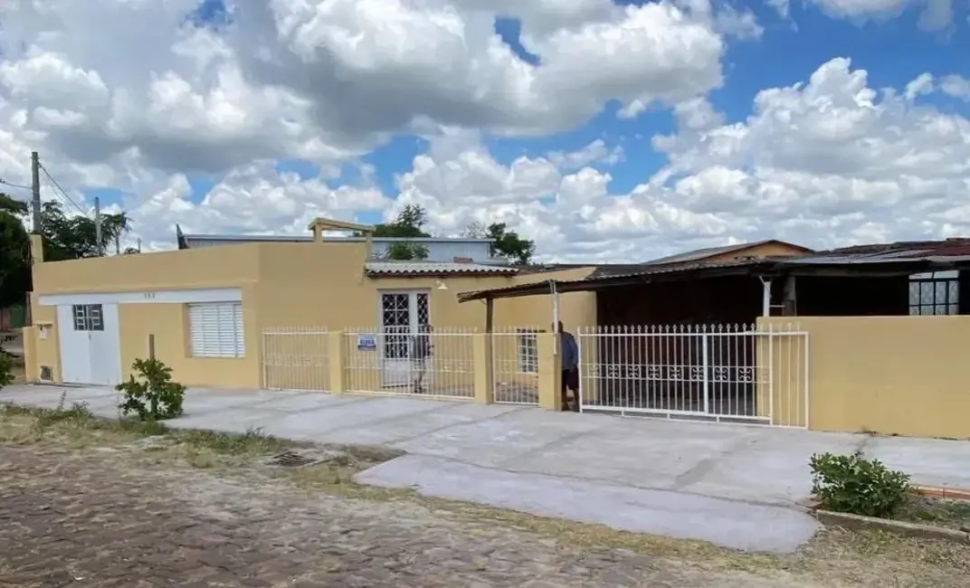 Foto 2 de Casa com 3 quartos à venda, 100m2 em Promorar, Alegrete - RS