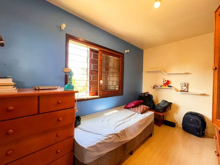 Casa com 3 quartos à venda, 140m2 em Cidade Alta, Alegrete - RS - imagem 8 Foto 8 de Casa com 3 quartos à venda, 140m2 em Cidade Alta, Alegrete - RS