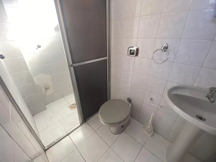 Apartamento com 2 quartos para alugar, 72m2 em Centro, Alegrete - RS - imagem 6 Foto 6 de Apartamento com 2 quartos para alugar, 72m2 em Centro, Alegrete - RS