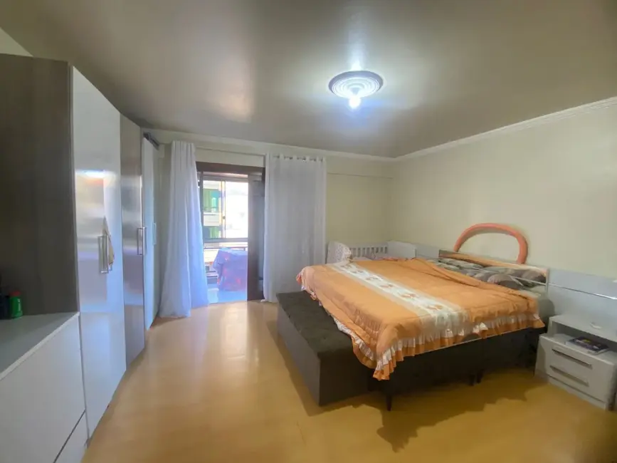 Foto 5 de Apartamento com 3 quartos à venda, 120m2 em Centro, Alegrete - RS