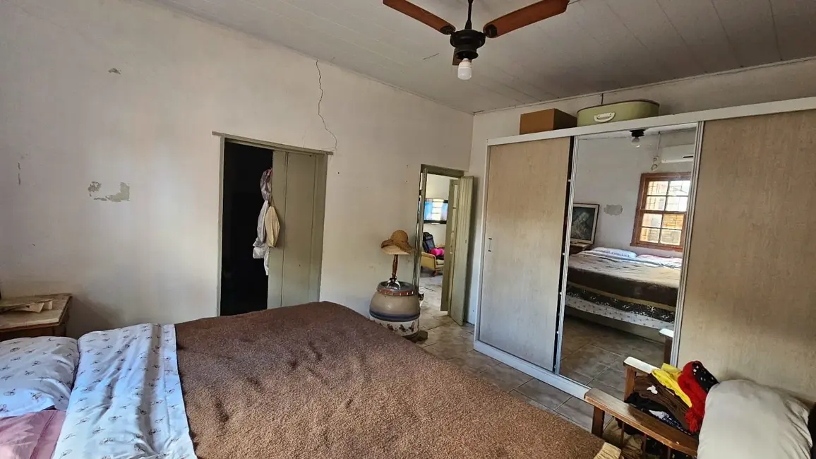 Casa com 3 quartos à venda, 90m2 em Centro, Alegrete - RS - imagem 4 Foto 4 de Casa com 3 quartos à venda, 90m2 em Centro, Alegrete - RS
