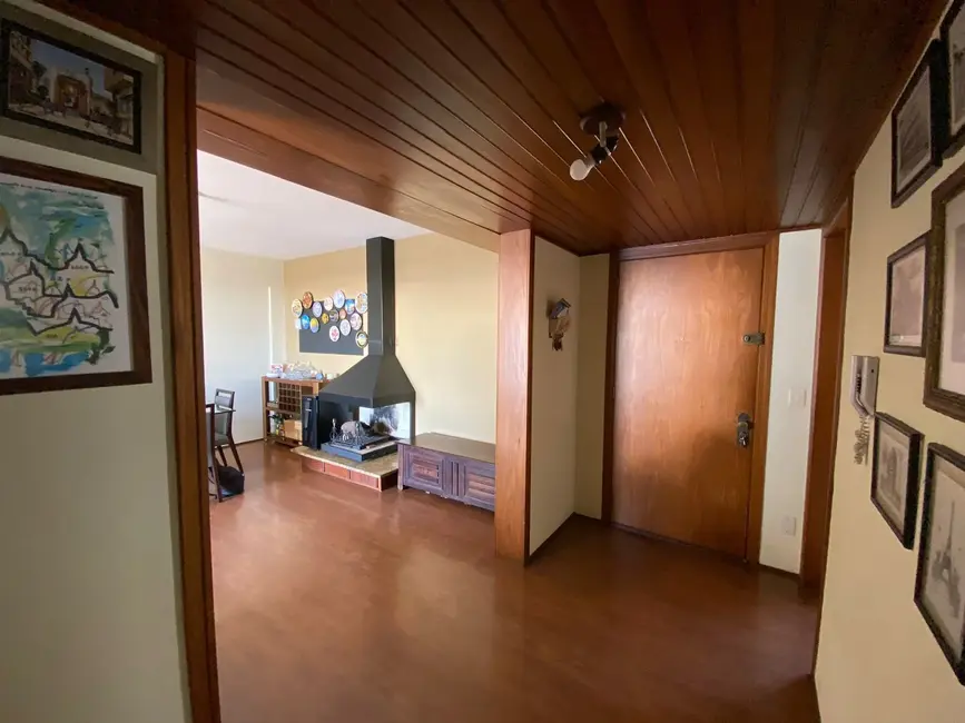 Apartamento com 3 quartos à venda, 90m2 em Centro, Alegrete - RS - imagem 5 Foto 5 de Apartamento com 3 quartos à venda, 90m2 em Centro, Alegrete - RS