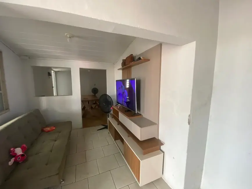 Casa com 3 quartos à venda, 90m2 em Centro, Alegrete - RS - imagem 2 Foto 2 de Casa com 3 quartos à venda, 90m2 em Centro, Alegrete - RS