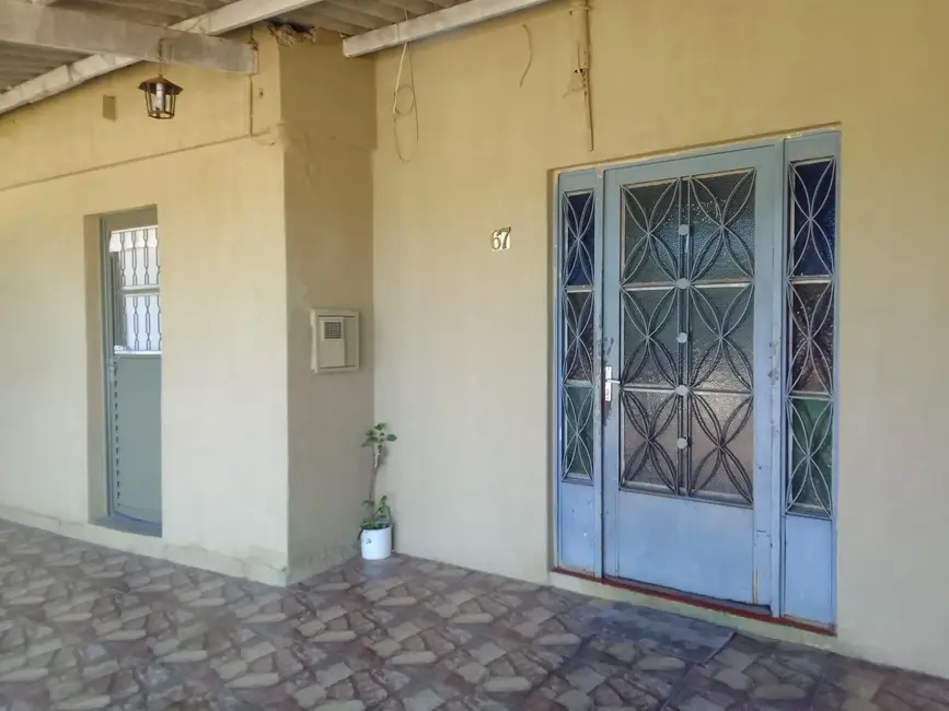 Casa com 5 quartos à venda, 100m2 em Alegrete - RS - imagem 1 Foto 1 de Casa com 5 quartos à venda, 100m2 em Alegrete - RS