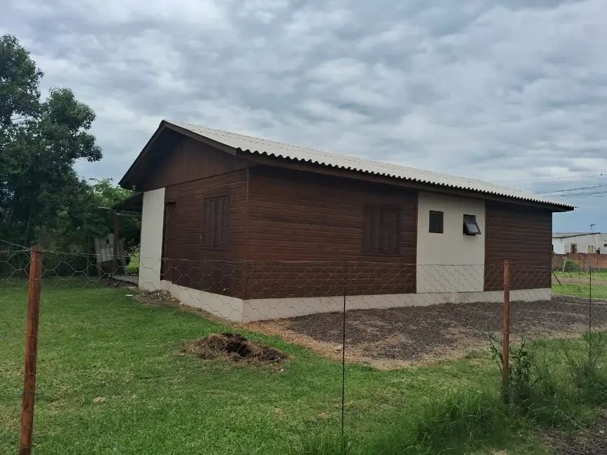 Foto 1 de Casa com 2 quartos à venda, 80m2 em Favila, Alegrete - RS