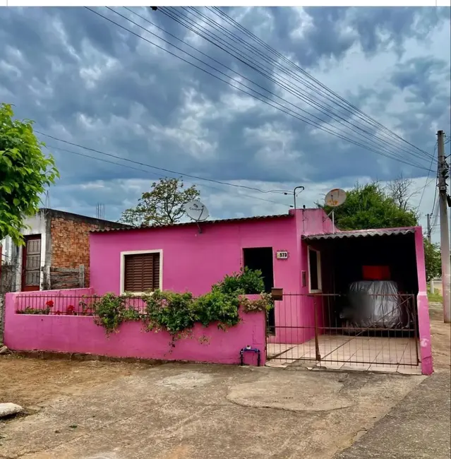 Casa com 3 quartos à venda, 90m2 em Izabel, Alegrete - RS - imagem 1 Foto 1 de Casa com 3 quartos à venda, 90m2 em Izabel, Alegrete - RS