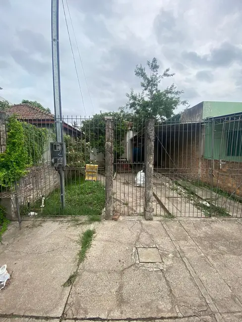 Casa com 2 quartos à venda, 40m2 em Centro, Alegrete - RS - imagem 2 Foto 2 de Casa com 2 quartos à venda, 40m2 em Centro, Alegrete - RS