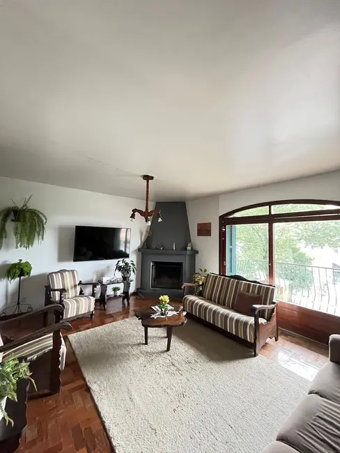 Foto 1 de Apartamento com 3 quartos à venda, 144m2 em Centro, Alegrete - RS