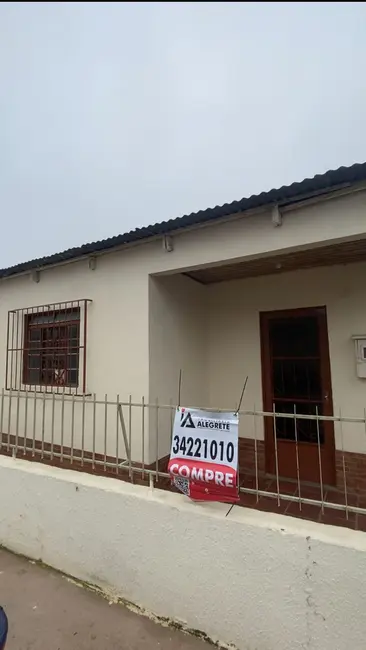Casa com 2 quartos para alugar, 60m2 em Macedo, Alegrete - RS - imagem 1 Foto 1 de Casa com 2 quartos para alugar, 60m2 em Macedo, Alegrete - RS