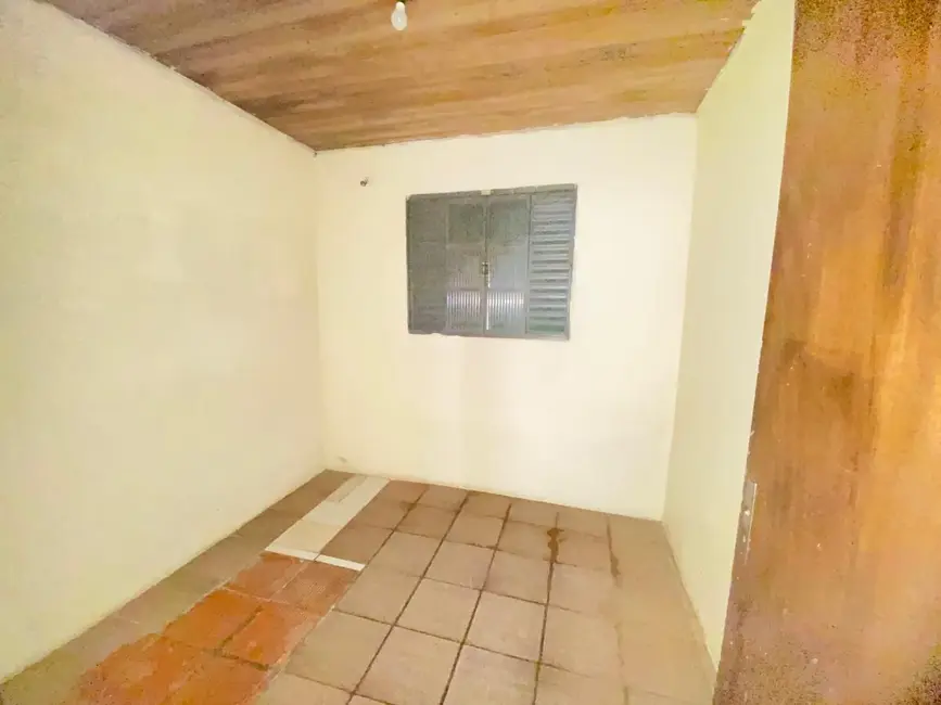 Casa com 2 quartos para alugar, 60m2 em Macedo, Alegrete - RS - imagem 5 Foto 5 de Casa com 2 quartos para alugar, 60m2 em Macedo, Alegrete - RS