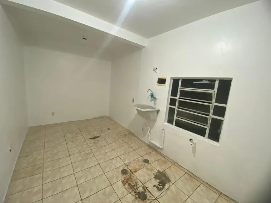 Foto 3 de Sala Comercial com 1 quarto para alugar, 60m2 em Centro, Alegrete - RS