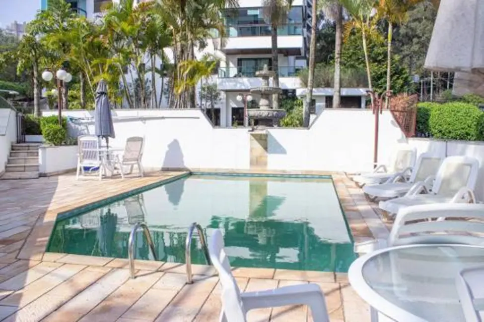 Apartamento com 3 quartos à venda, 247m2 em Vila Suzana, São Paulo - SP - imagem 2 Foto 2 de Apartamento com 3 quartos à venda, 247m2 em Vila Suzana, São Paulo - SP