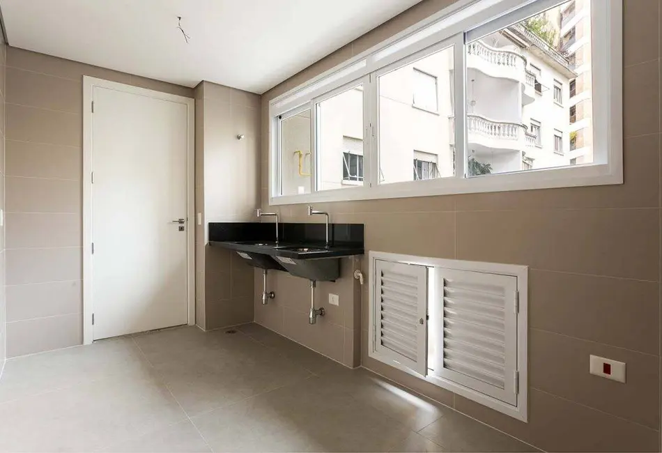 Foto 8 de Apartamento com 4 quartos à venda, 330m2 em Itaim Bibi, São Paulo - SP