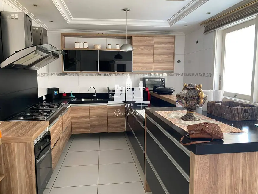 Foto 8 de Casa com 7 quartos para alugar, 900m2 em Barueri - SP