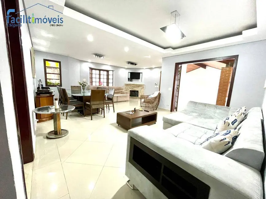 Casa com 6 quartos à venda, 600m2 em Peruibe - SP - imagem 5 Foto 5 de Casa com 6 quartos à venda, 600m2 em Peruibe - SP