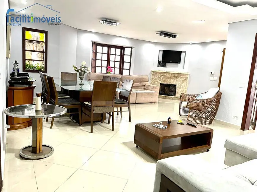 Casa com 6 quartos à venda, 600m2 em Peruibe - SP - imagem 3 Foto 3 de Casa com 6 quartos à venda, 600m2 em Peruibe - SP