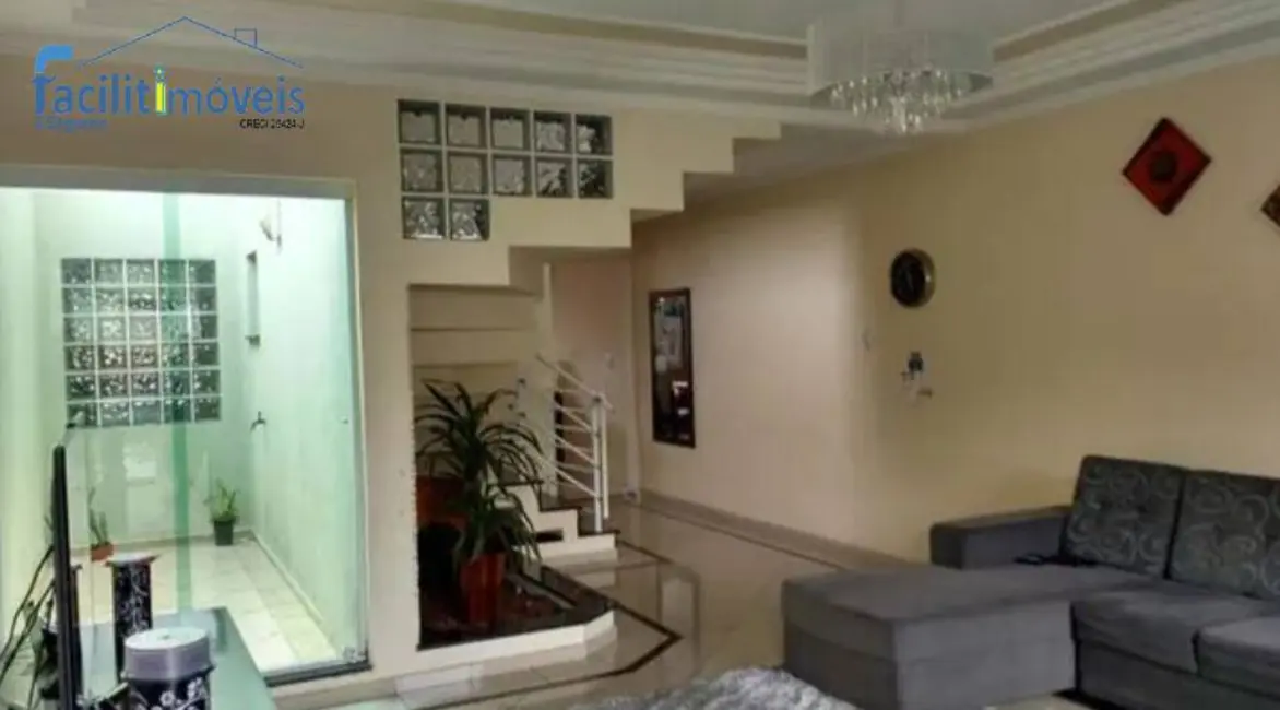 Foto 1 de Sobrado com 4 quartos à venda, 243m2 em Parque Jaçatuba, Santo Andre - SP