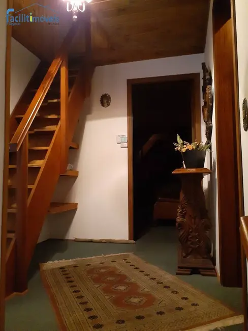 Casa com 3 quartos à venda, 380000m2 em Campos Do Jordao - SP - imagem 9 Foto 9 de Casa com 3 quartos à venda, 380000m2 em Campos Do Jordao - SP