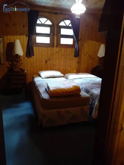 Casa com 3 quartos à venda, 380000m2 em Campos Do Jordao - SP - imagem 8 Foto 8 de Casa com 3 quartos à venda, 380000m2 em Campos Do Jordao - SP