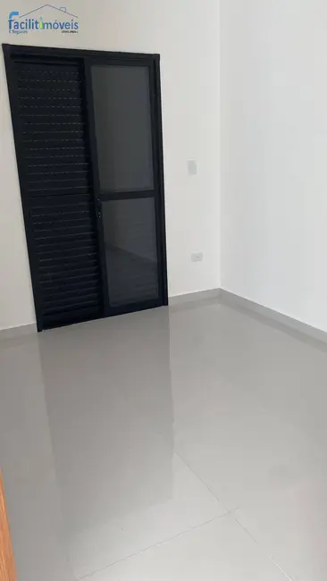Foto 2 de Sobrado com 2 quartos à venda, 90m2 em Vila São Pedro, Santo Andre - SP