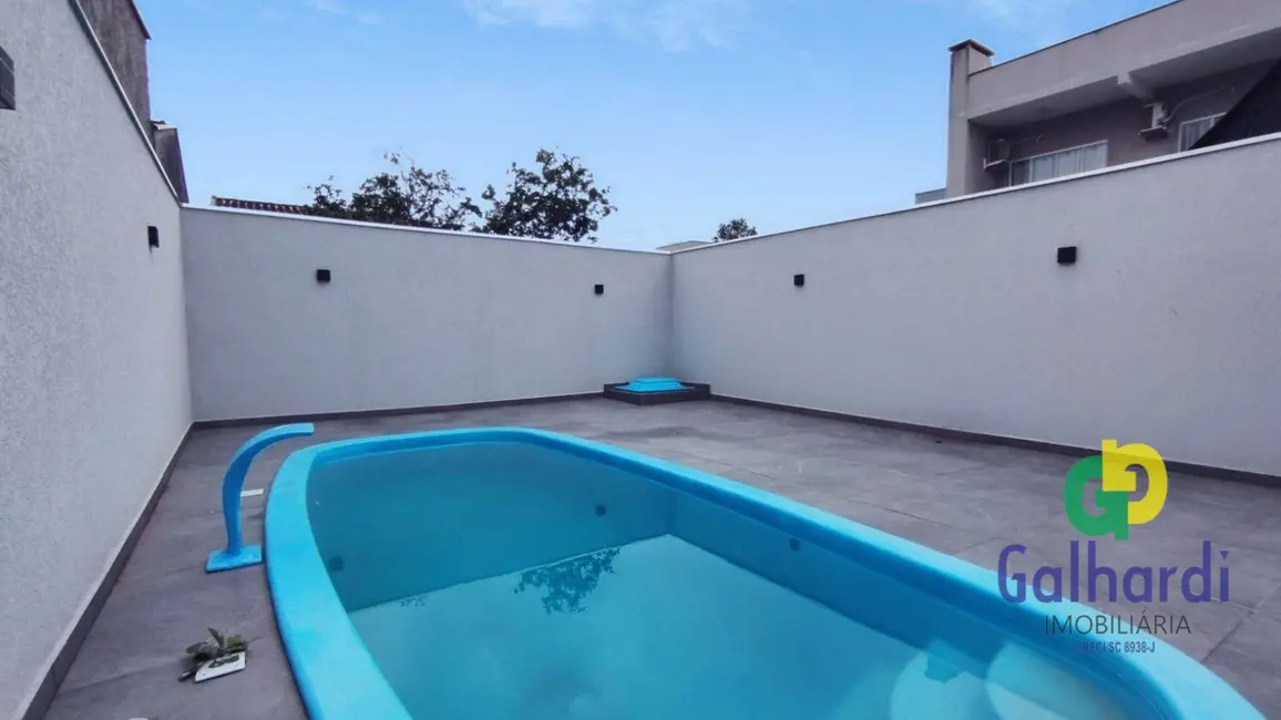 Foto 9 de Sobrado com 3 quartos à venda, 195m2 em Itapoa - SC