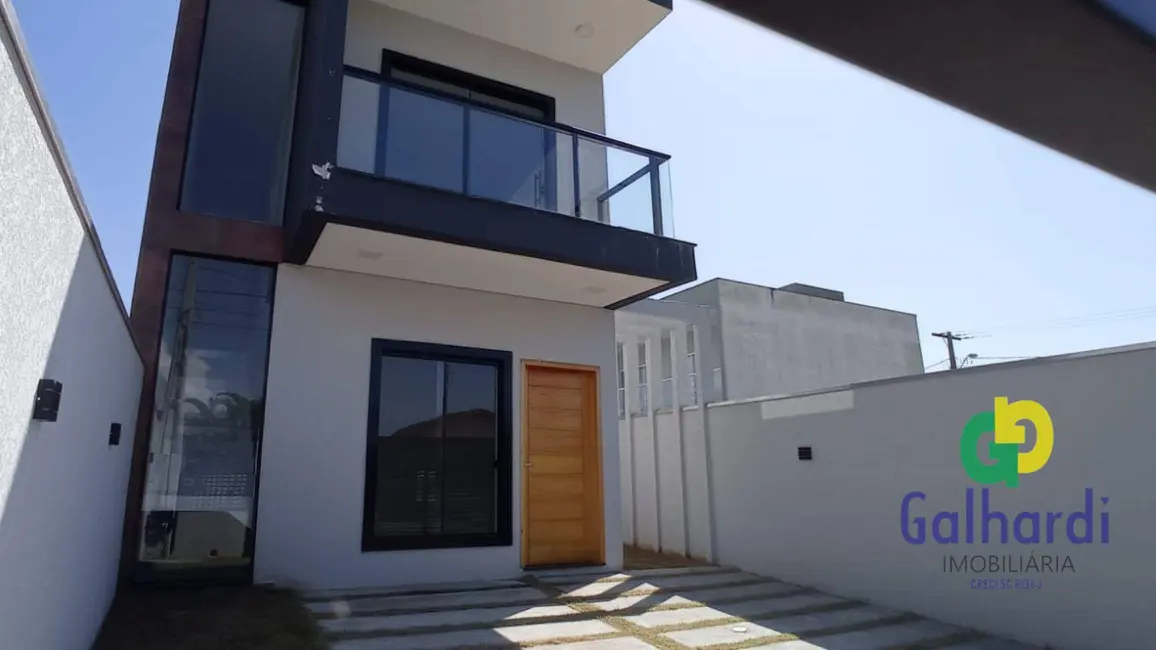 Foto 3 de Sobrado com 3 quartos à venda, 195m2 em Itapoa - SC