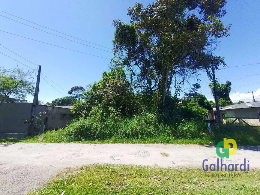 Foto 1 de Terreno / Lote à venda, 360m2 em Itapoa - SC