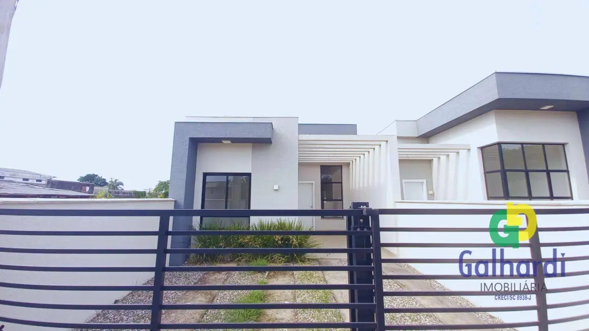 Foto 1 de Casa com 2 quartos à venda, 192m2 em Itapoa - SC