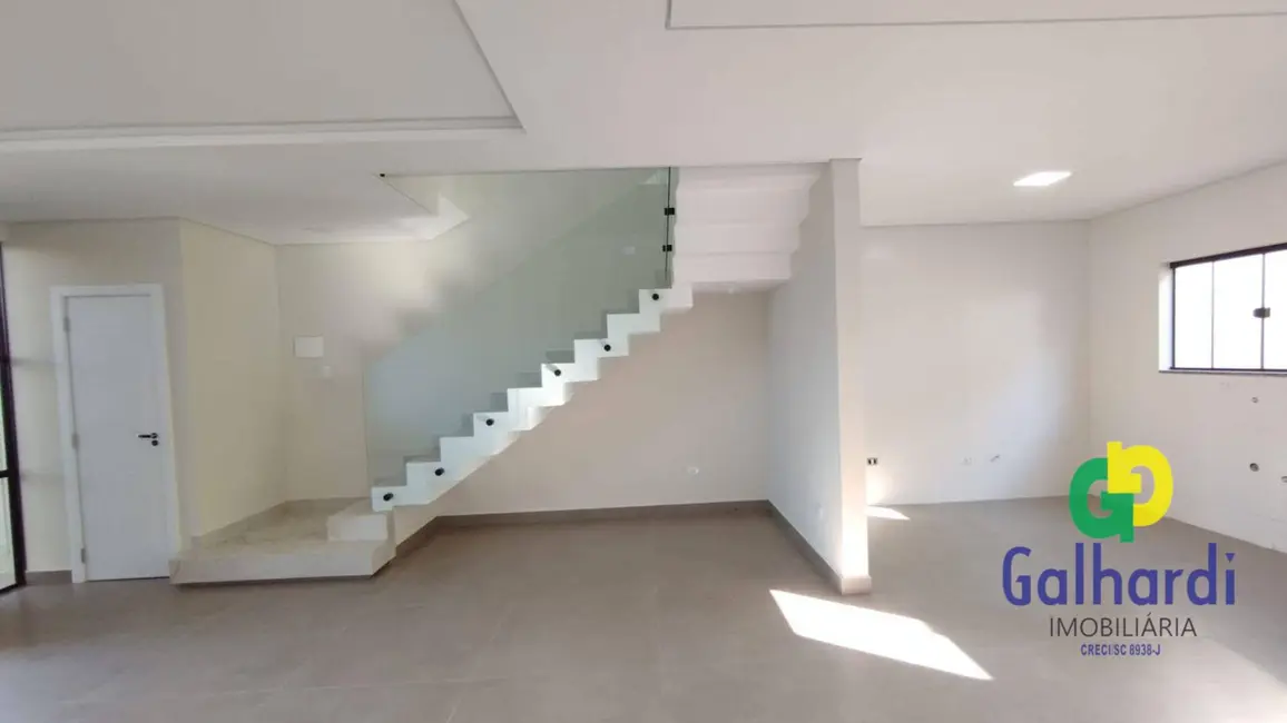 Foto 9 de Sobrado com 3 quartos à venda, 180m2 em Itapoa - SC